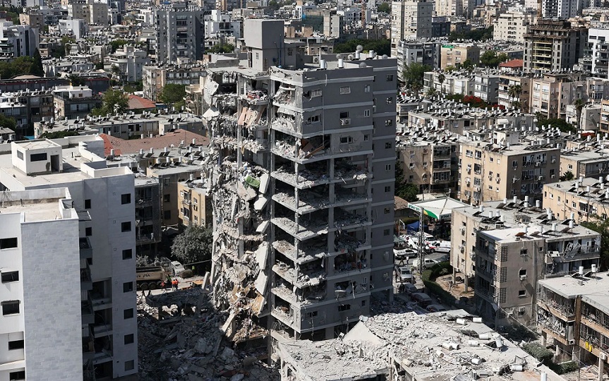 Dhisme uu ku dhacay gantaal laga soo tuuray Iran.jpg